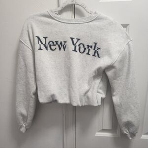 Planet Heart New York Cropped Crewneck Sweatshirt - Light Gray Size Small